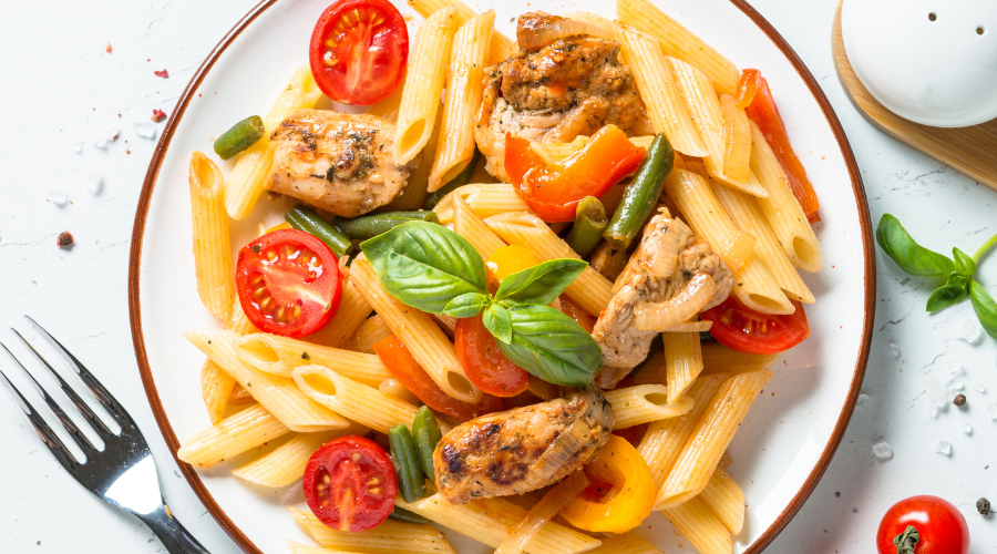 Tomatennudeln mit grünen Bohnen