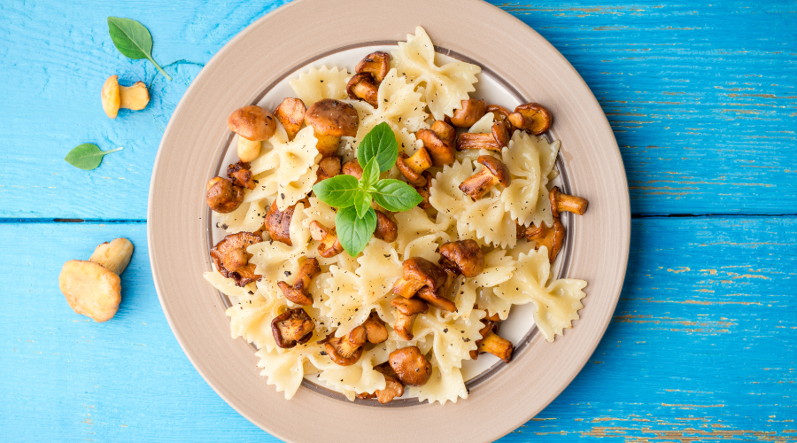 Farfalle mit Pfifferlingen und grüner Pfeffersauce